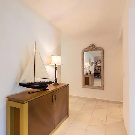 Huma Kotor Bay Hotel And Villas Exterior photo A mirror in a hallway